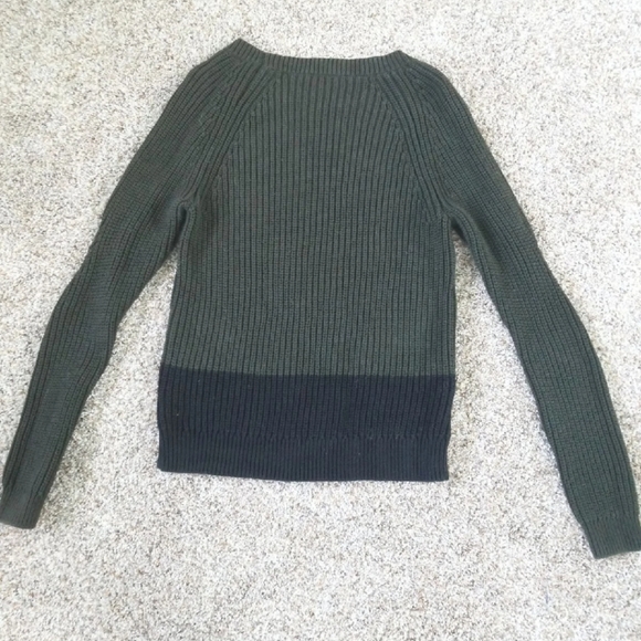 Sweater - Picture 5 of 6